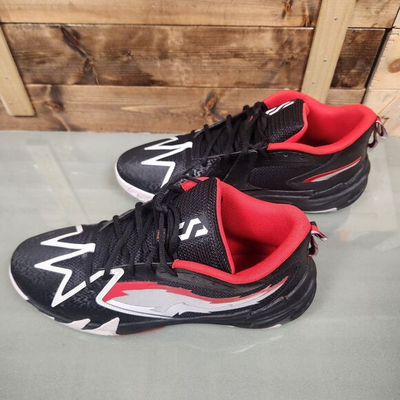 Athletic_Shoes